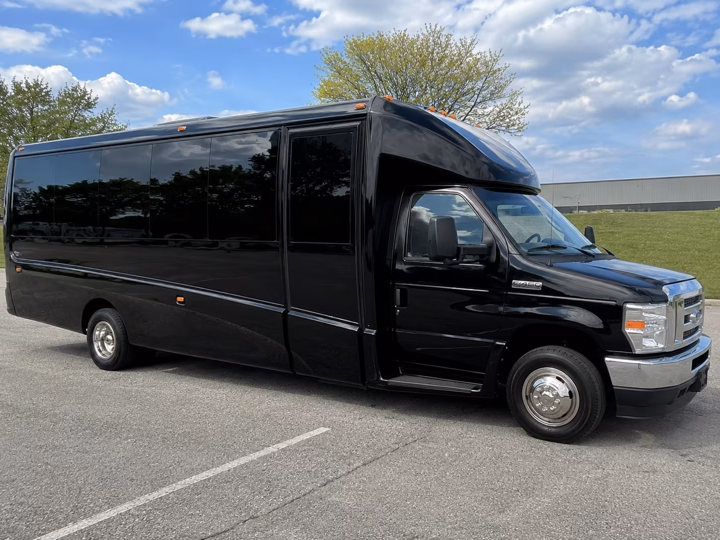 shuttle your group to giants games at oracle park