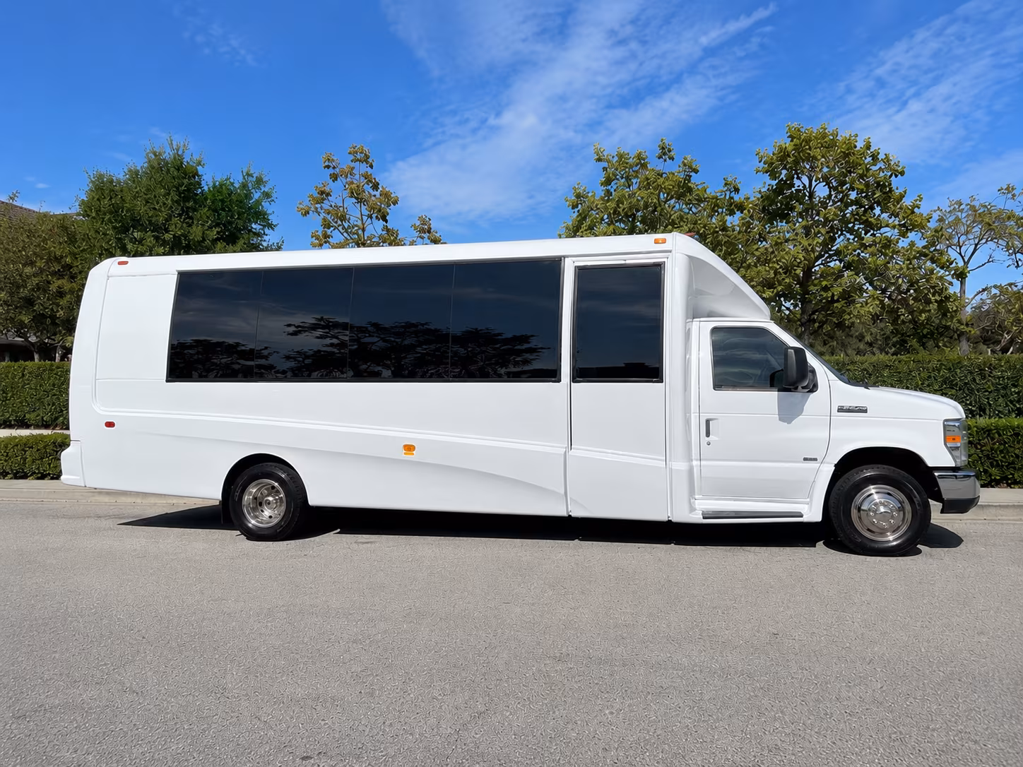 shuttle your guests between downtown napa hotels and valley venues with ease